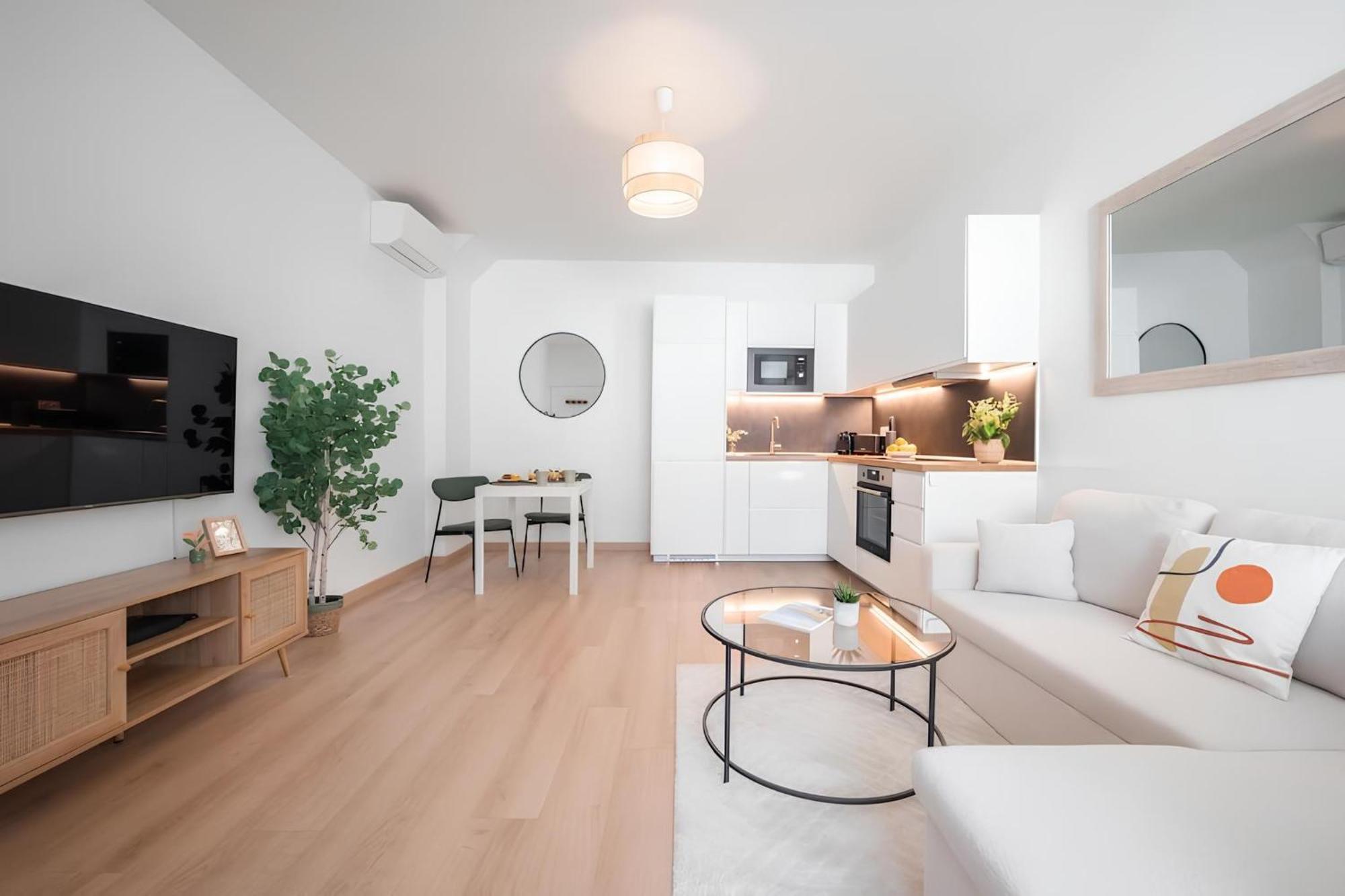Cozy Appartement Plein Centre, Proche Gare/Plage Menton Buitenkant foto