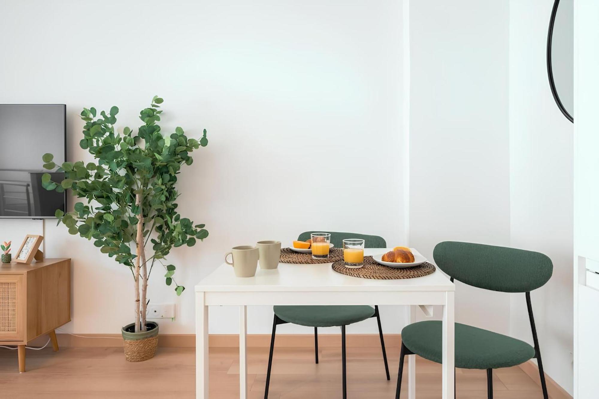 Cozy Appartement Plein Centre, Proche Gare/Plage Menton Buitenkant foto