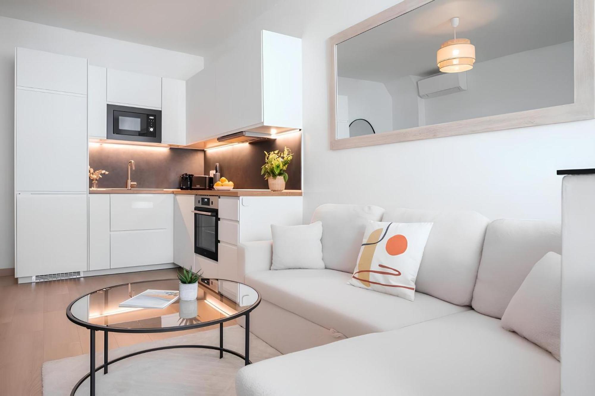 Cozy Appartement Plein Centre, Proche Gare/Plage Menton Buitenkant foto